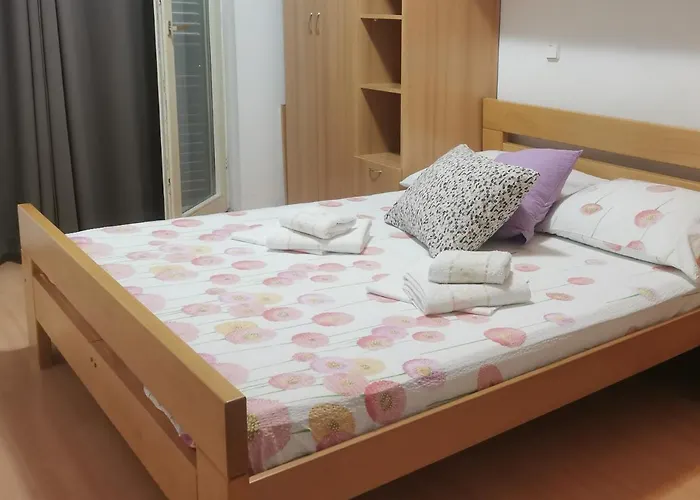 Pine Apartment